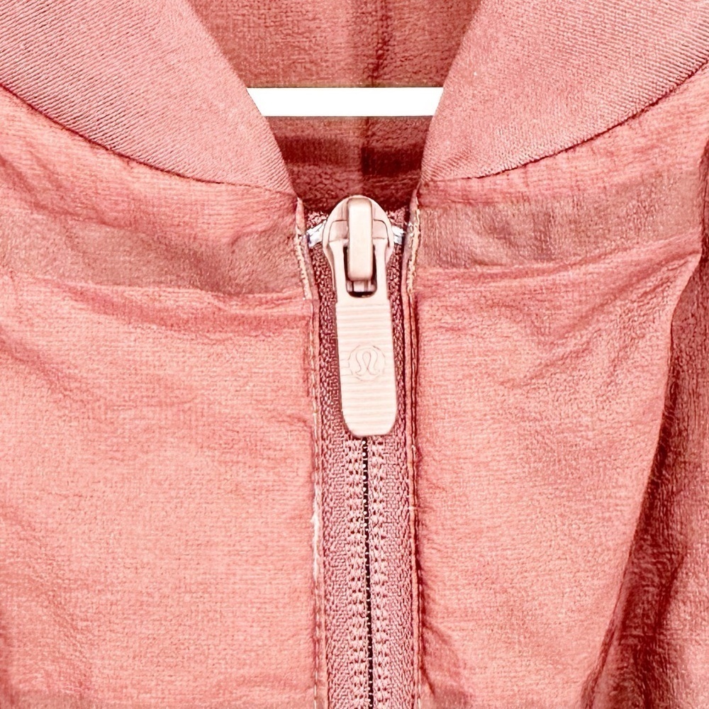 Lululemon Down and Around Puffer Down Vest Size 8 - Picture 3 of 9